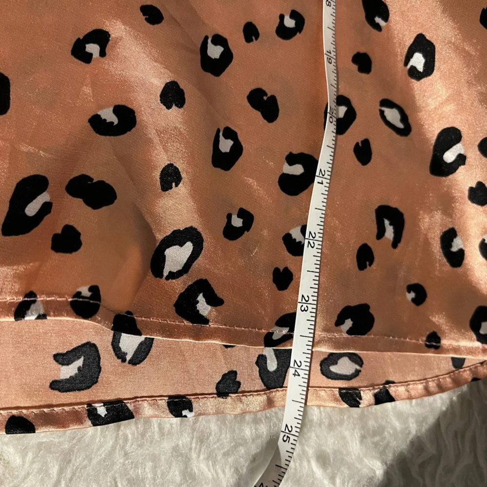 Pink gold Animal print blouse 💛 - Picture 9 of 15